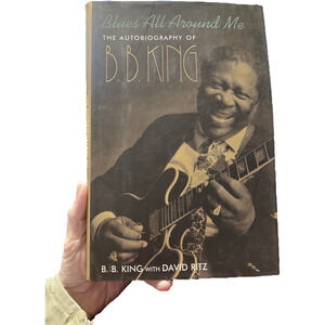 BLUES ALL AROUND ME Autobiography B. B. King First Edition Hardcover 0380973189
